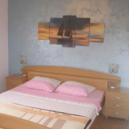 In - Insel Rab 16055 Apartament